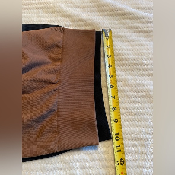 Brown and Black Leggings with Stretchy Fabric and Wide Waistband - Picture 3 of 6